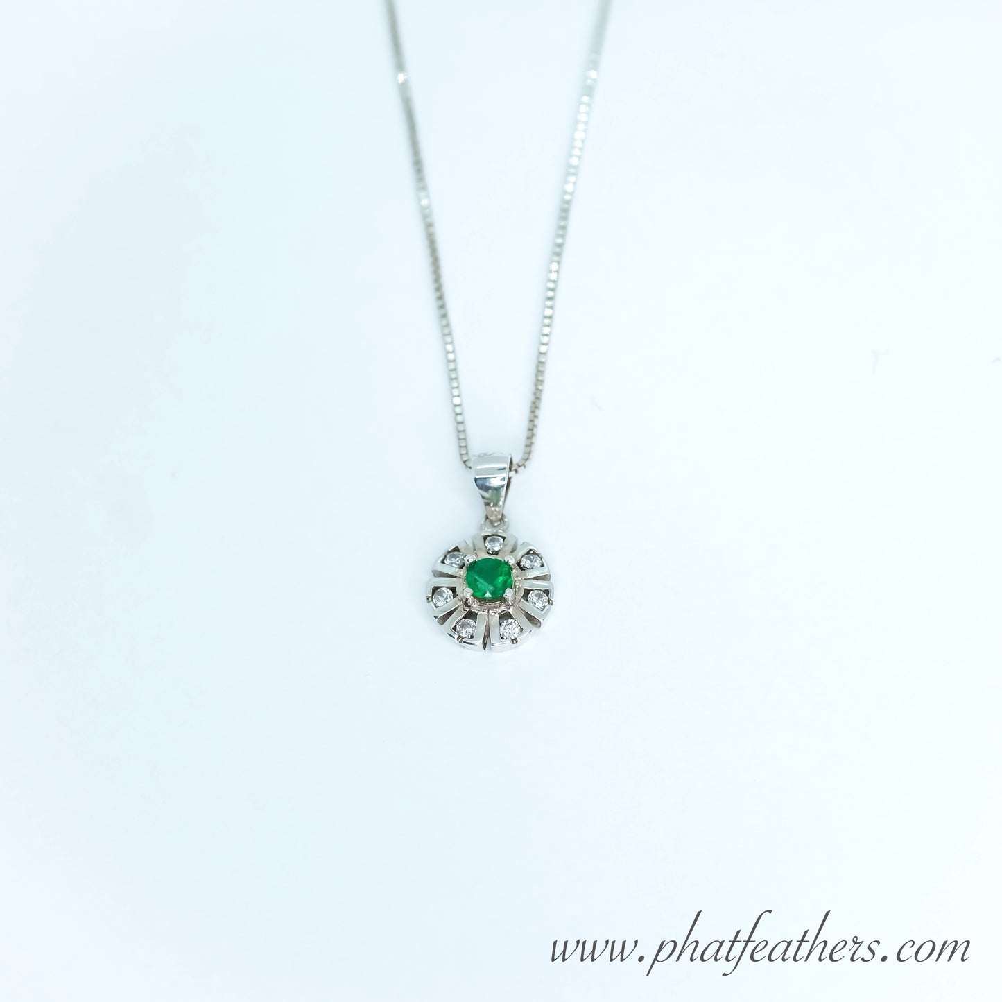 Floral Emerald Earrings and Necklace Set